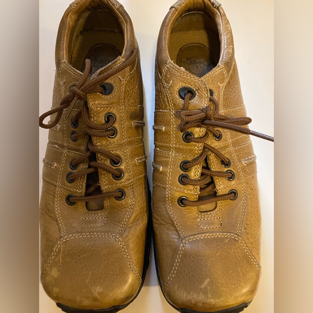 Men’s Dr. Martens Lace Up Leather Sneakers Size 11 Used